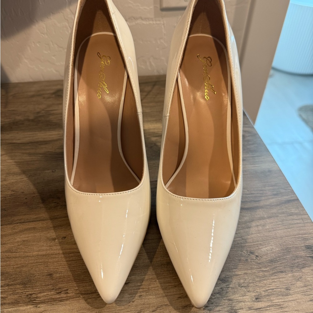 Genshuo white Pointed Heels